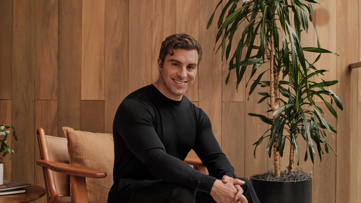 Brian Chesky: No Mainstream AI Without a Real OS for Agents