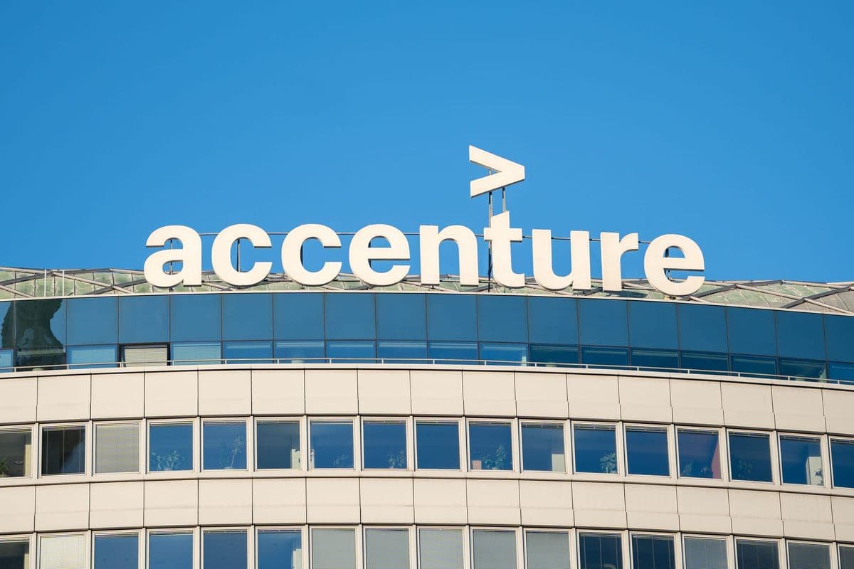 Accenture plafonne Claude à 29$ par mois et ses employés paniquent